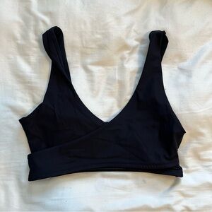Fabletics Low-Impact Crossover Sports Bra Small